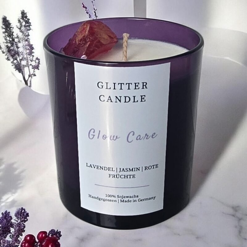 Duftkerze mit Aura Kristall aus Sojawachs – Glow Care Lavendel Jasmin