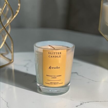 Kleine Awake Glitter-Duftkerze (70g) mit frischem Orangenblüten-Duft